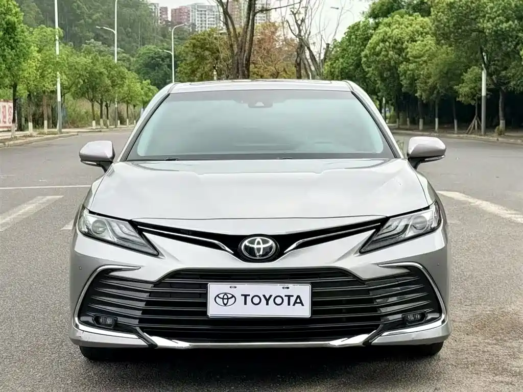 Toyota Camry 2023 2.0G Luxury Edition фото 2