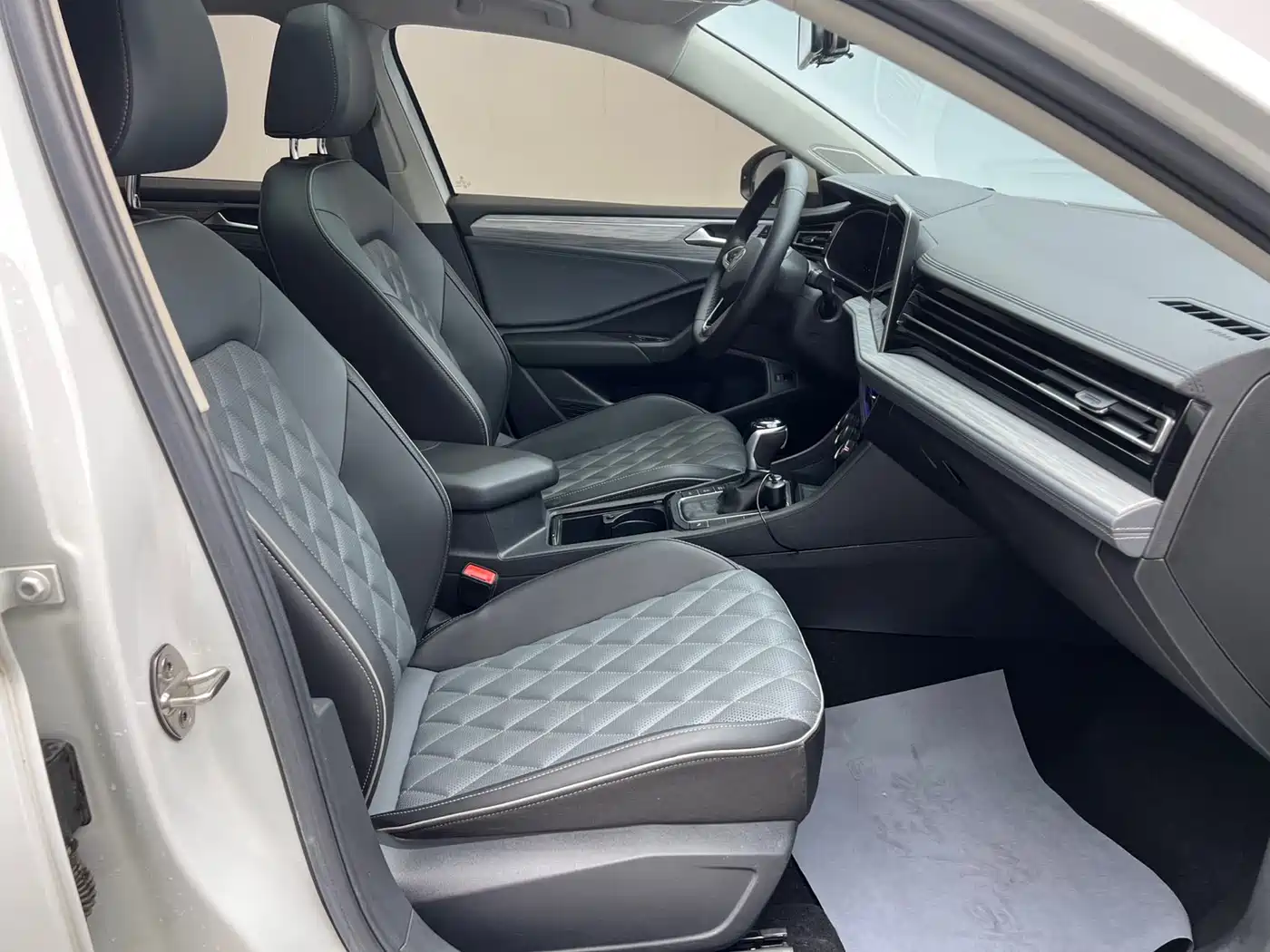Volkswagen Sagitar 2023 280TSI DSG Beyond Lite фото 9