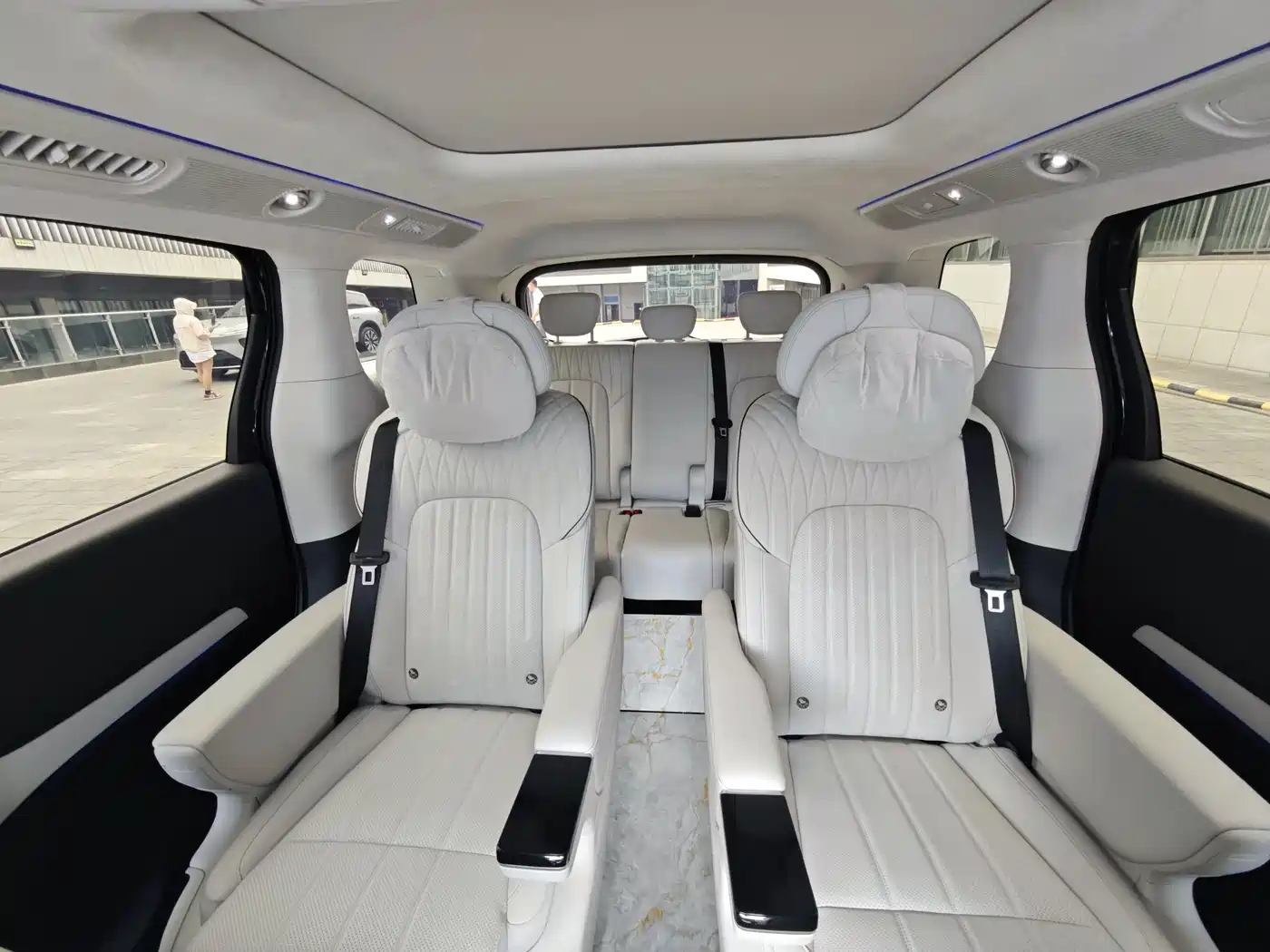 Voyah Auto Voyah Dreamer 2025 PHEV AWD Flagship Qian Kun Edition фото 8