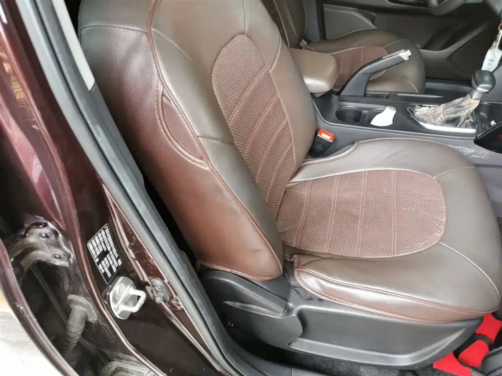 GAC Trumpchi Trumpchi GS4 2015 200T G-DCT Comfort Edition фото 25