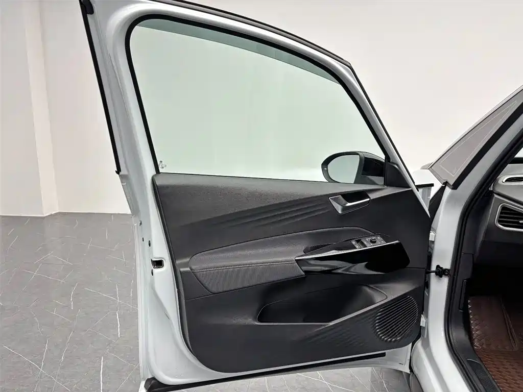 Volkswagen ID.3 2023 Upgraded Pure Intelligence Edition фото 12