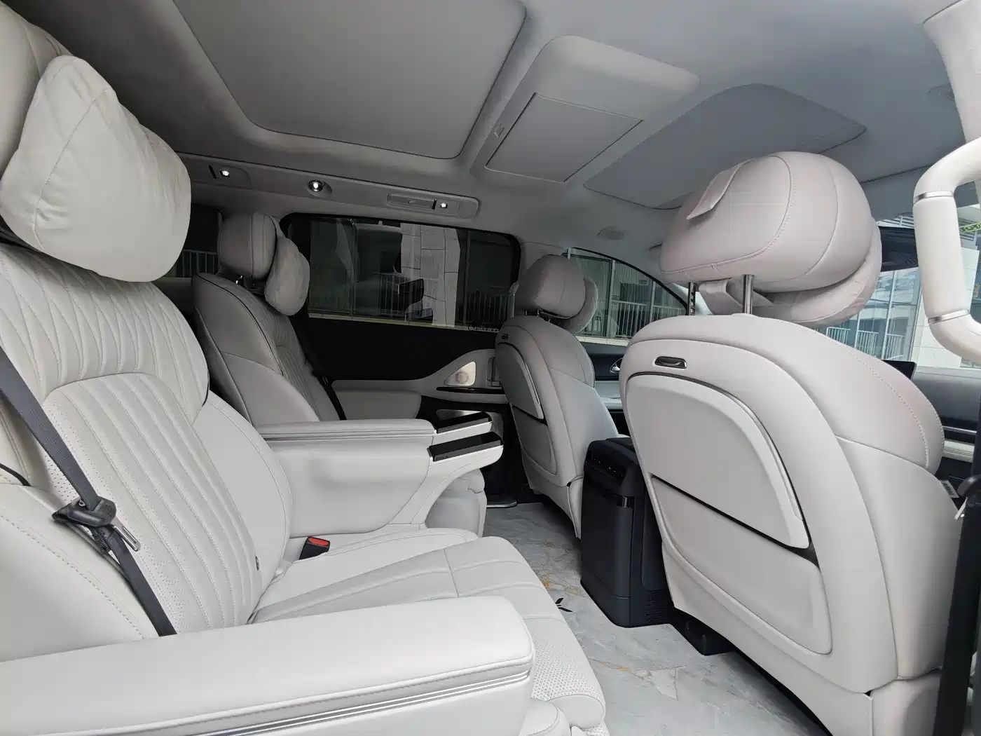 Voyah Auto Voyah Dreamer 2025 PHEV AWD Flagship Qian Kun Edition фото 22