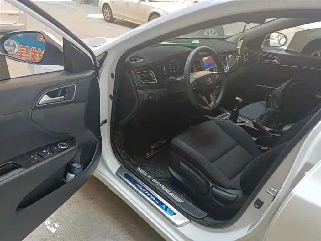 Hyundai Mistra 2014 1.8L Manual Comfort GL фото 16