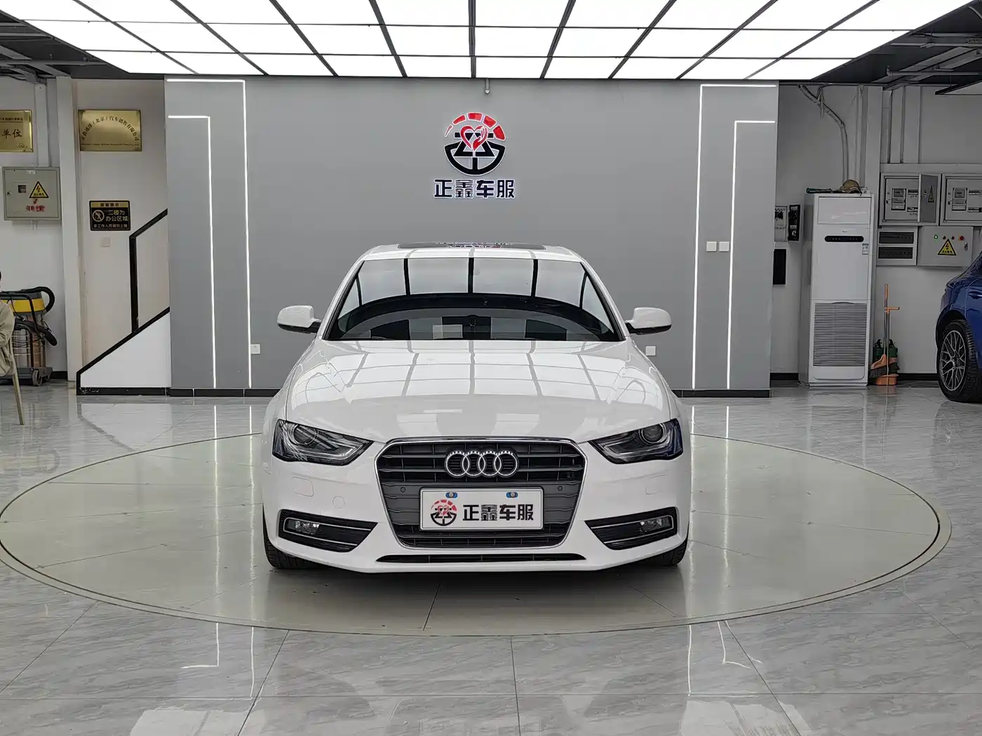 Audi A4L 2013 35 TFSI Automatic Standard фото 2