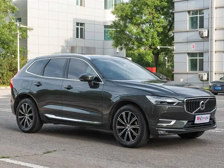 Фото 2 - Volvo XC60