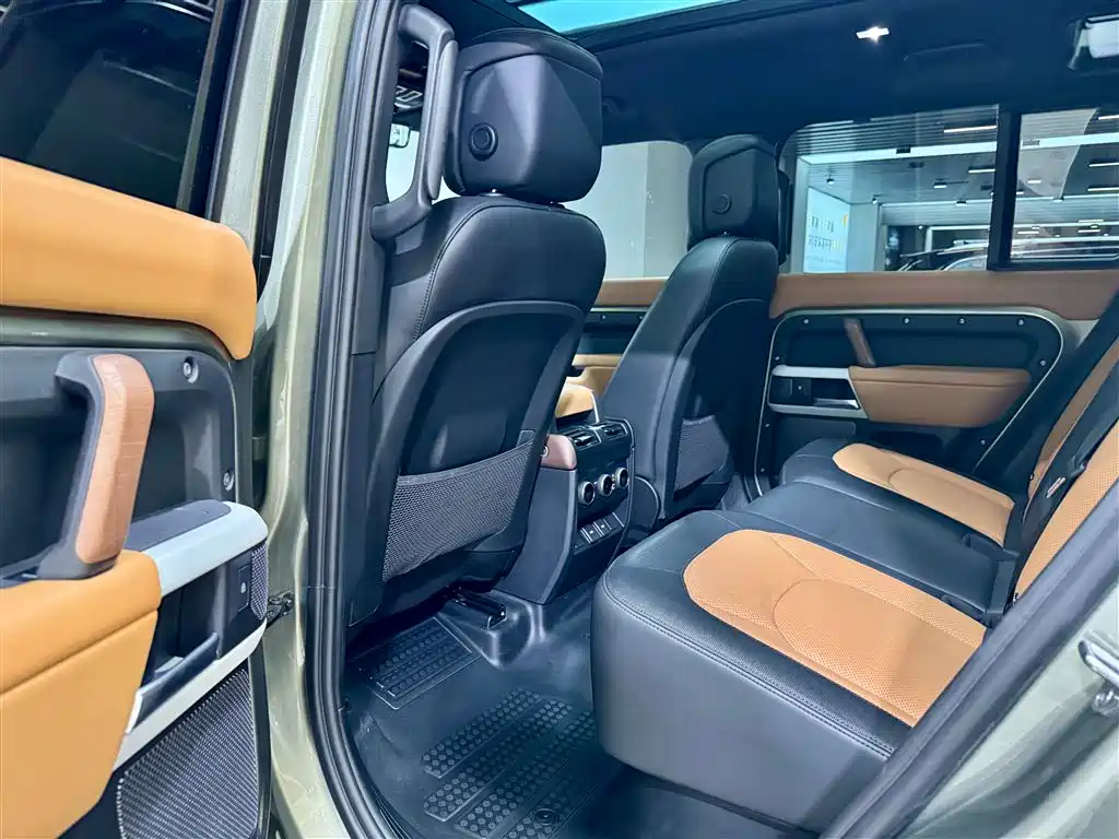 Land Rover Defender 2024 110 3.0T P400 X-DYNAMIC HSE фото 27