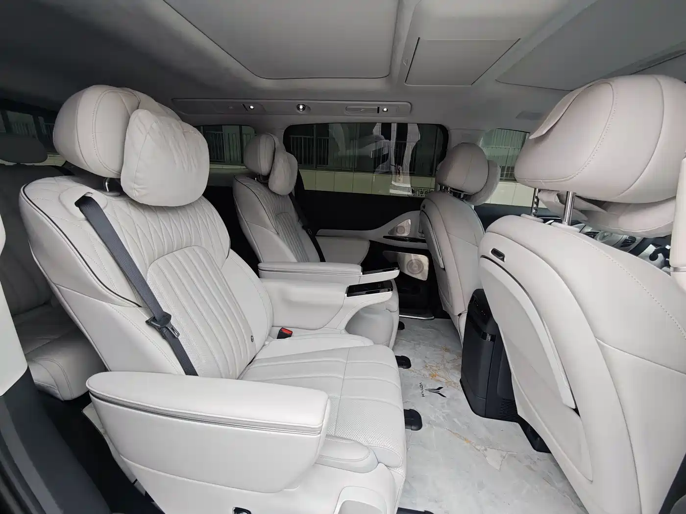 Voyah Auto Voyah Dreamer 2025 PHEV AWD Flagship Qian Kun Edition фото 23