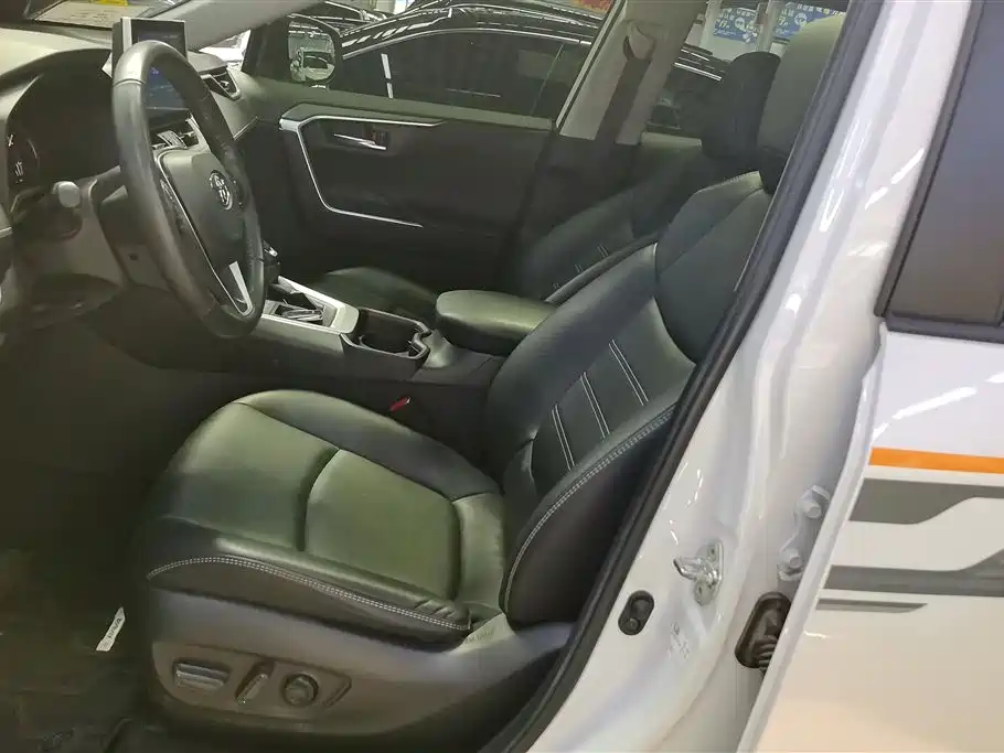 Toyota RAV4 Rongfang 2022 2.0L CVT 2WD Trend Plus Edition фото 9