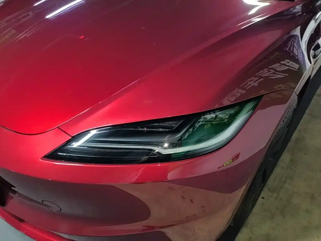 Фото 24 - Tesla Model 3
