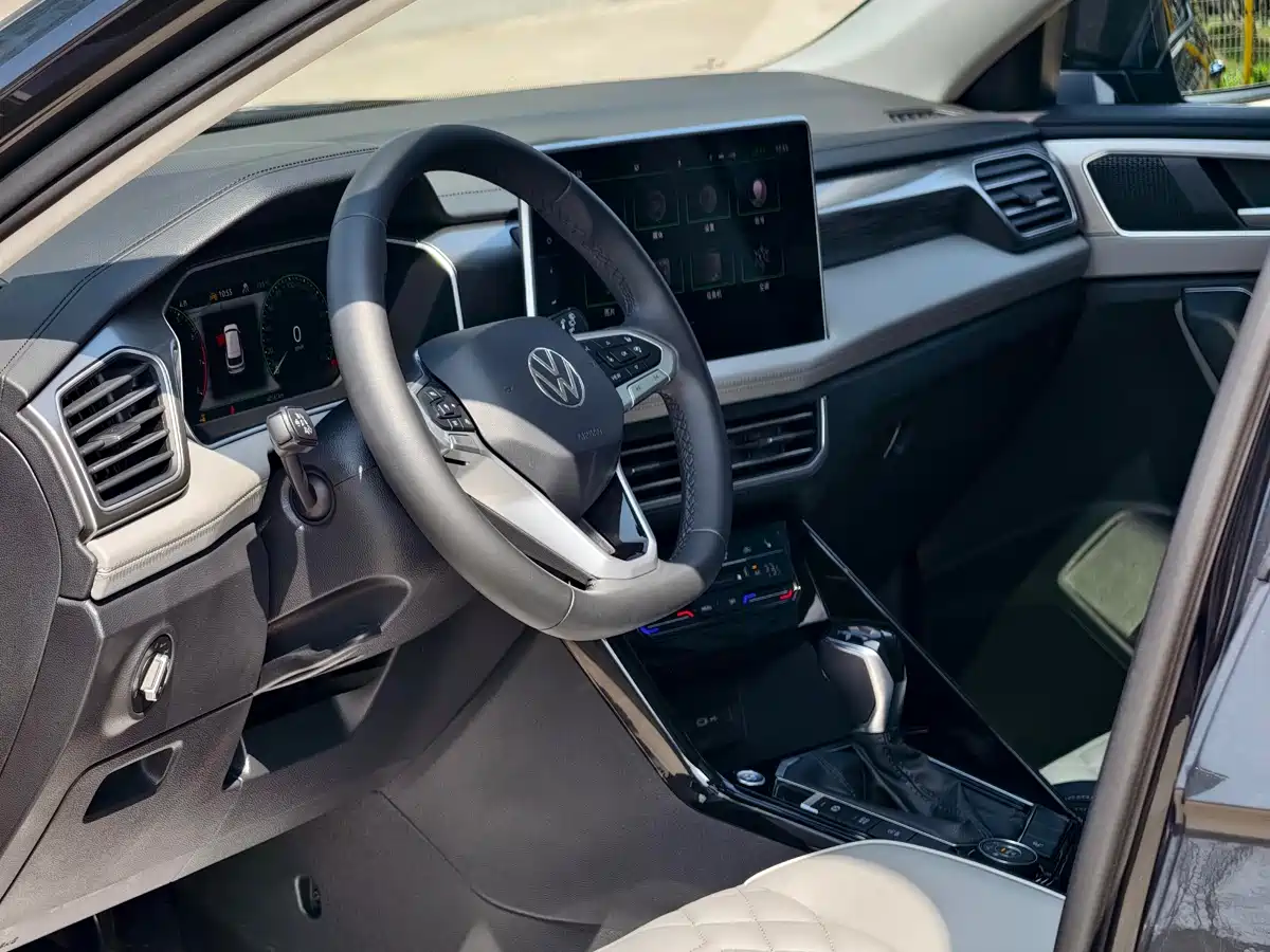 Volkswagen Tayron 2023 380TSI 4WD R-Line High-Performance Edition фото 6