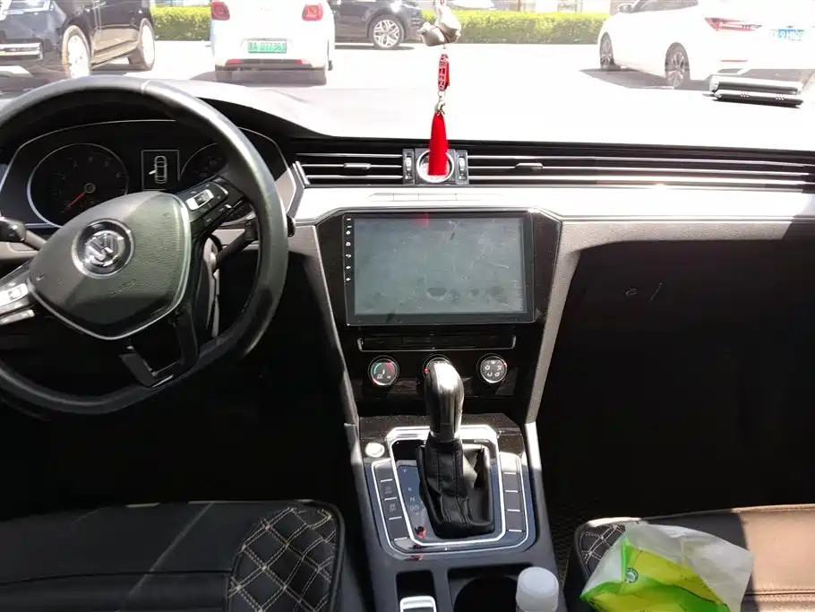 Volkswagen Magotan 2017 330TSI DSG Leading фото 12