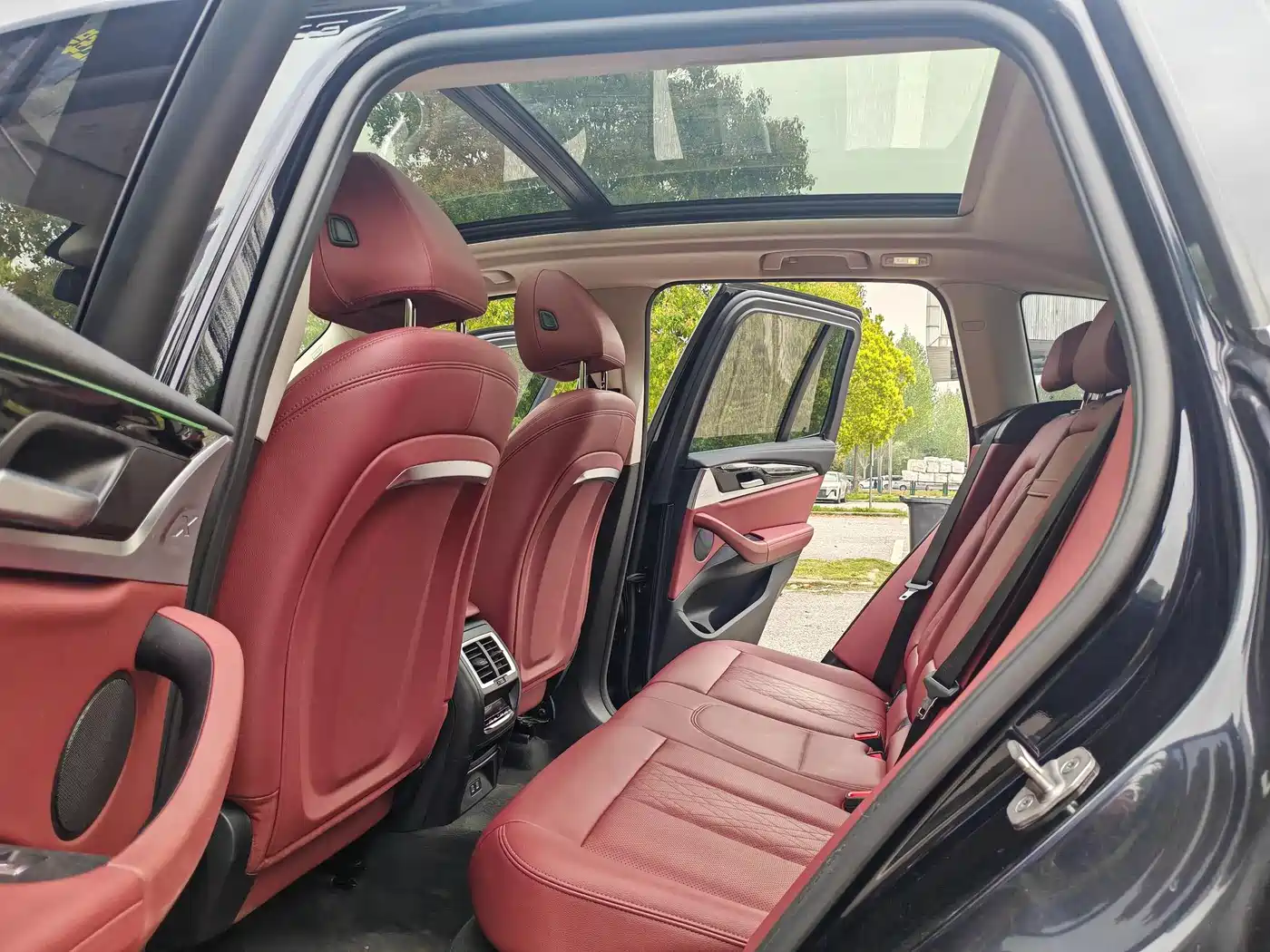 BMW iX3 2023 Leading Type фото 13
