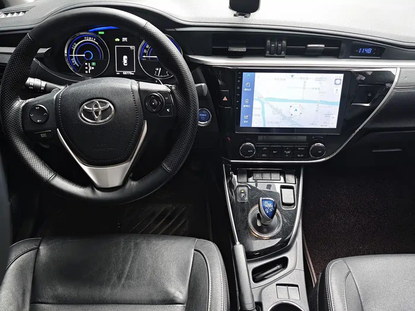 Toyota Corolla 2016 Dual Hybrid 1.8L E-CVT Elite Edition фото 4