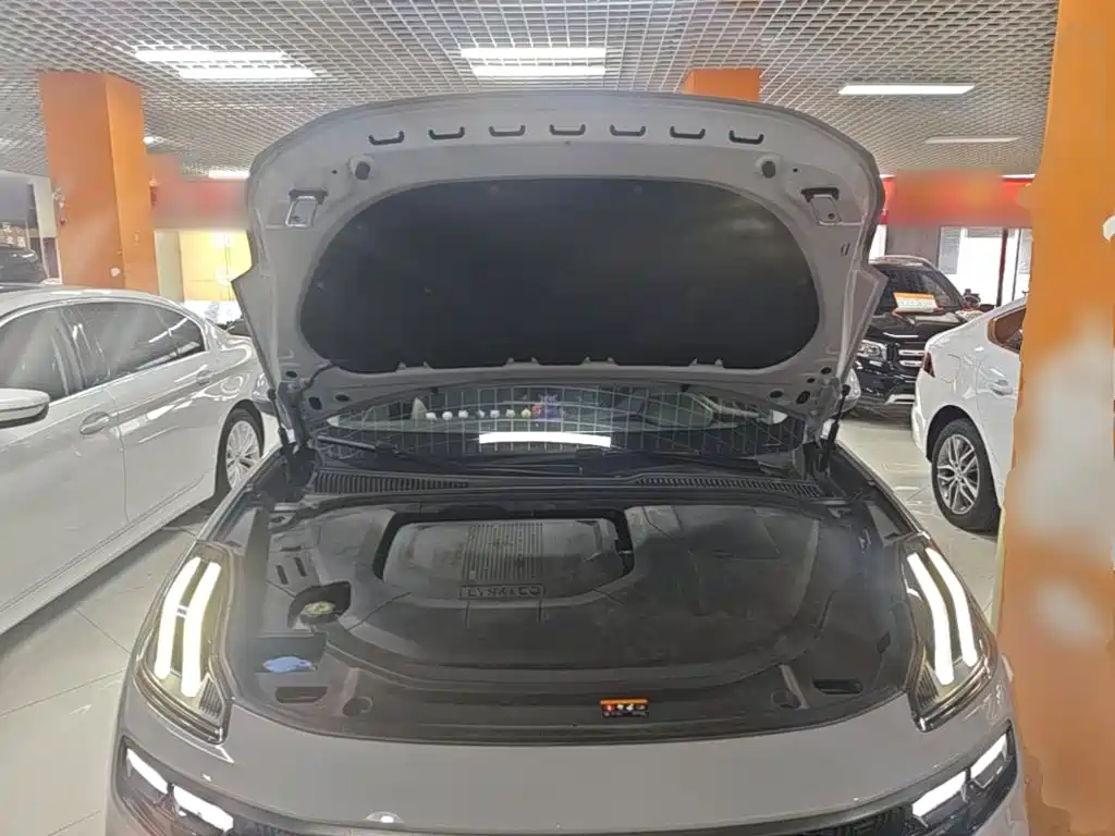 Lynk & Co 06 EM-P 2023 2023 1.5T Remix PHEV Pro