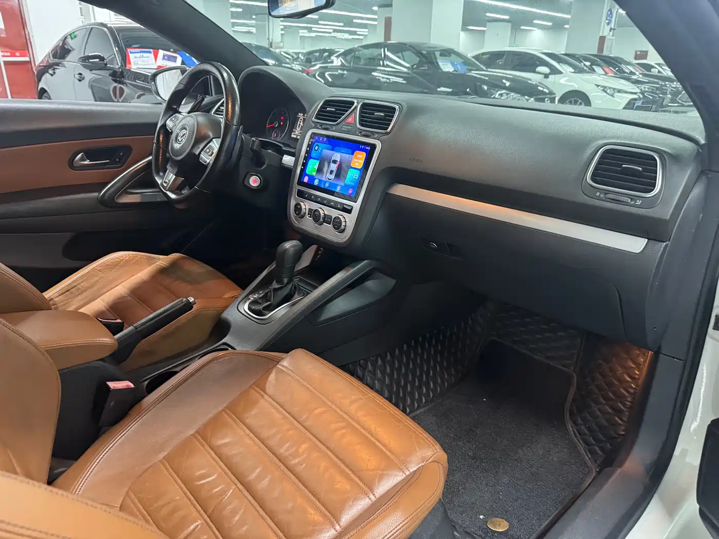 Volkswagen Scirocco 2011 2.0TSI Luxury фото 10
