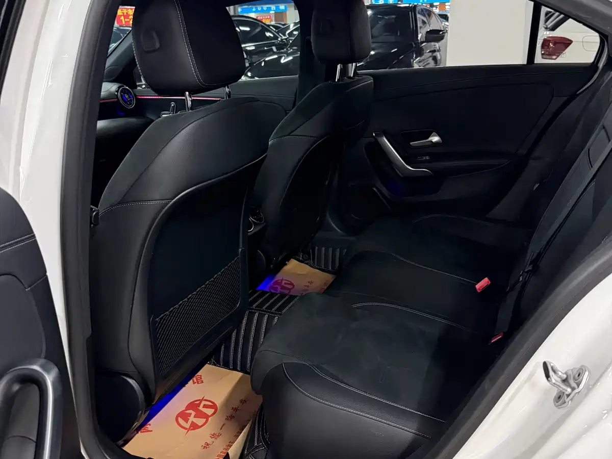 Mercedes-Benz A-Class 2021 A 200 L Sport Sedan Dynamic Type фото 6