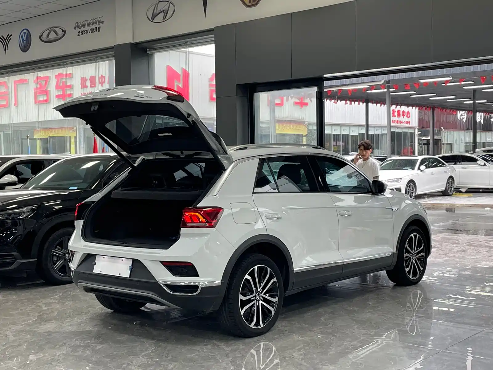 Фото 16 - Volkswagen T-ROC