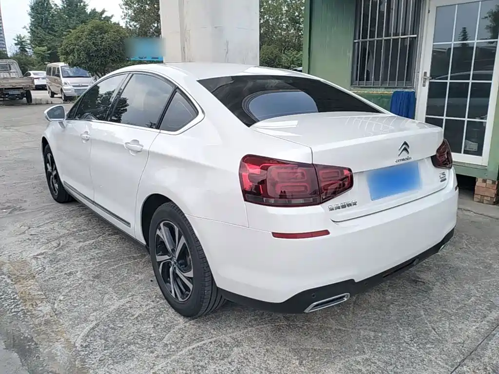 Фото 5 - Citroën C5