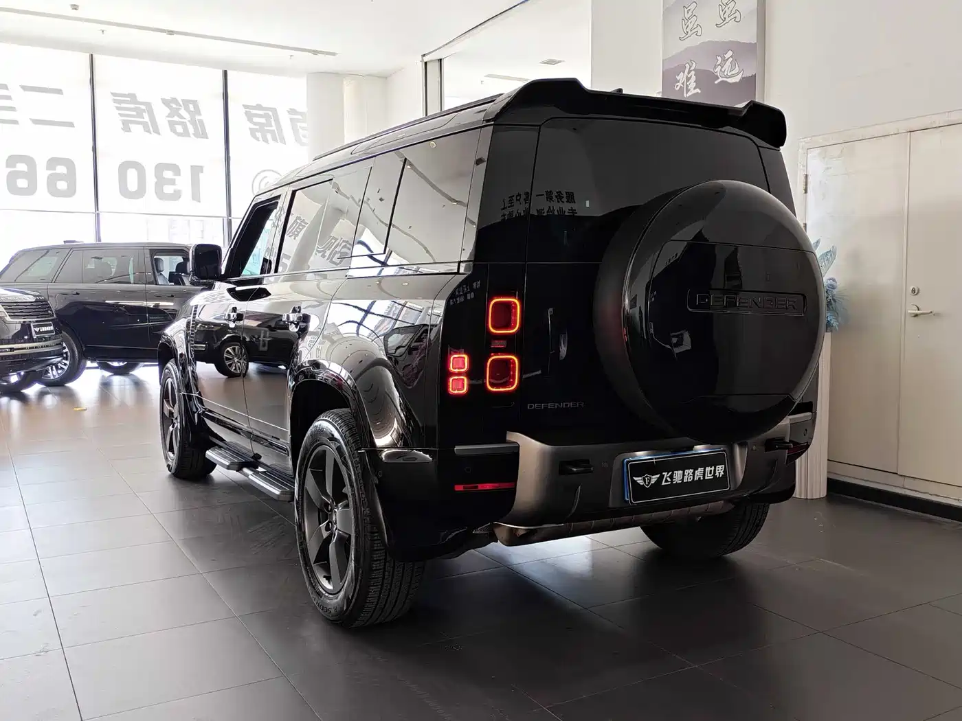 Land Rover Defender 2025 110 3.0T P400 -Dynamic HSE фото 22