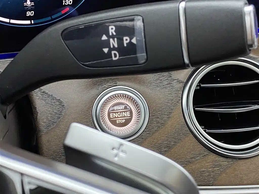 Mercedes-Benz E-Class 2023 E 300 L Fashion фото 23