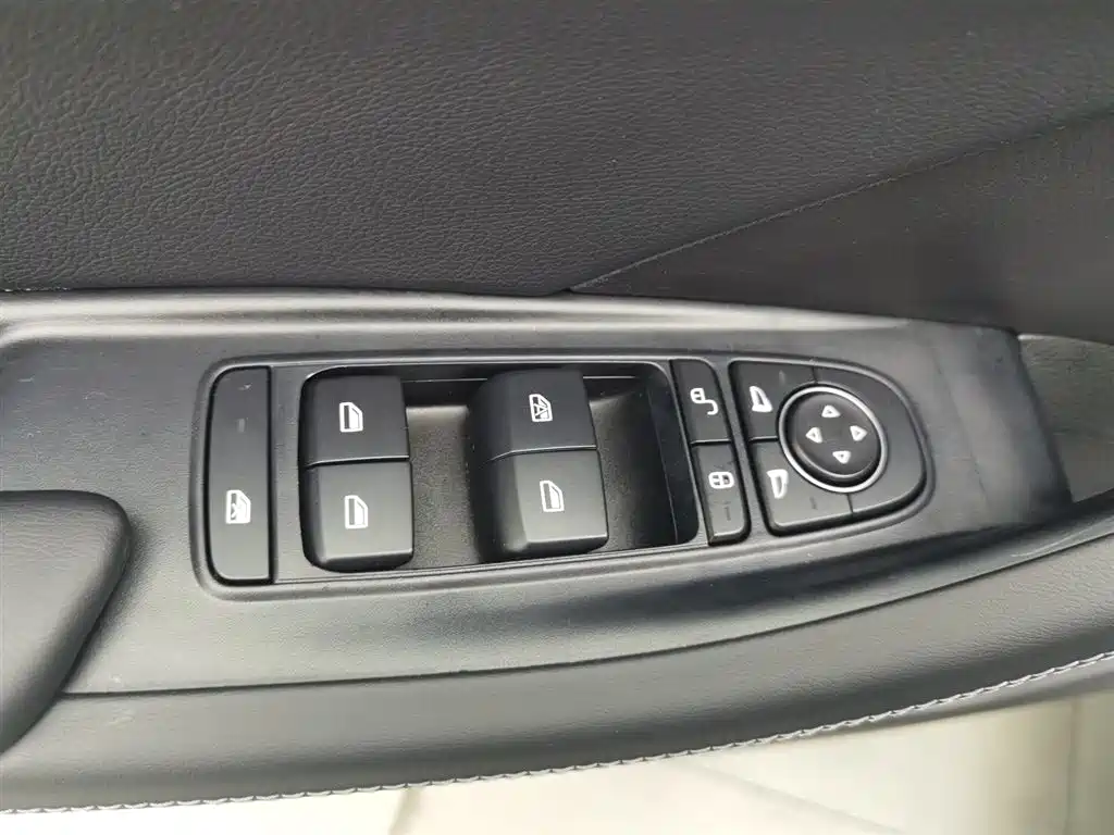 BYD Destroyer 05 2023 Champion Edition DM-i 55KM Luxury фото 9