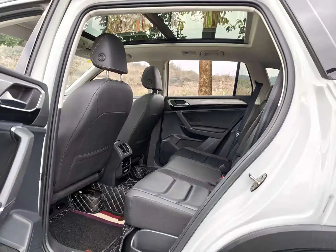 Volkswagen Tayron 2022 330TSI 2WD Luxury Smart Connect Edition фото 7