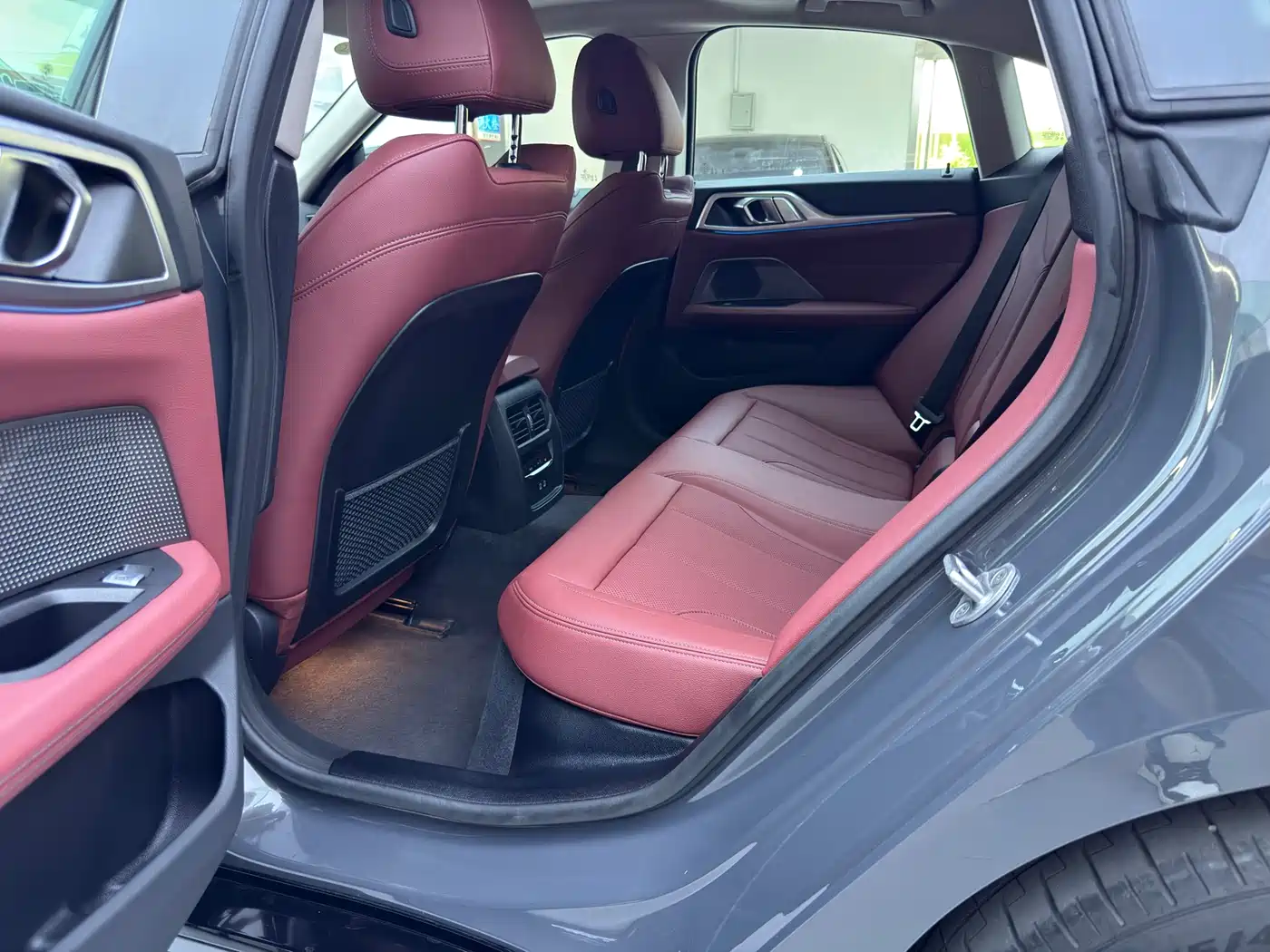 BMW i4 2023 eDrive40 фото 16