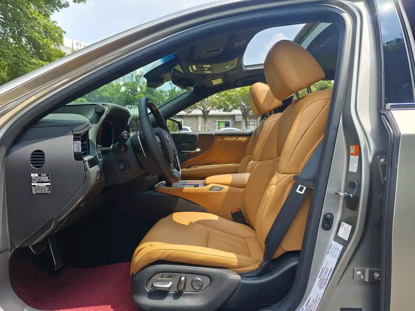 Lexus LS 2021 500h Excellence Edition фото 5
