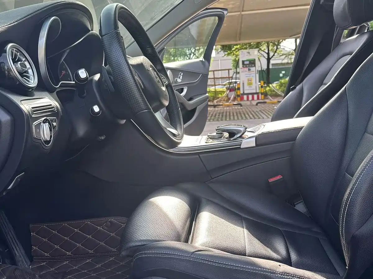 Mercedes-Benz C-Class 2016 C 180 L Sport фото 4