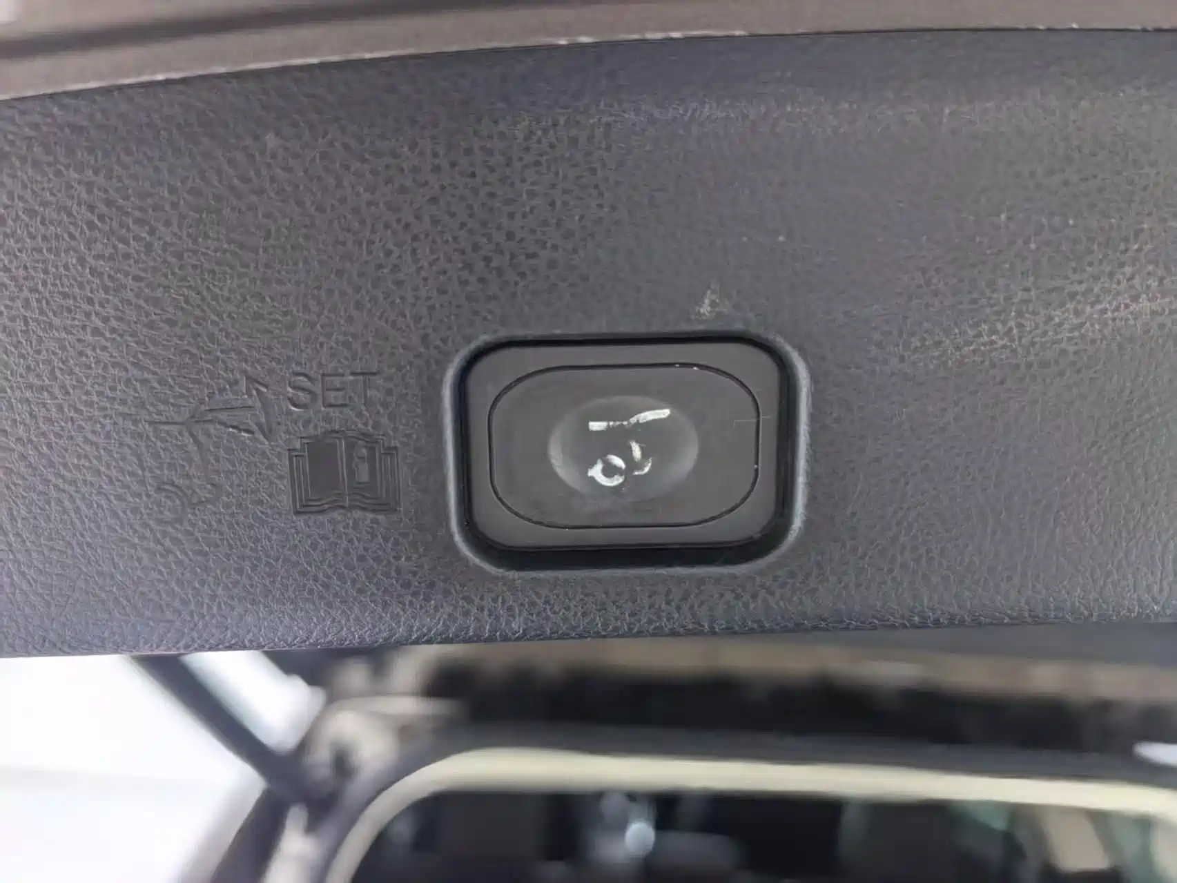Фото 25 - Ford Edge
