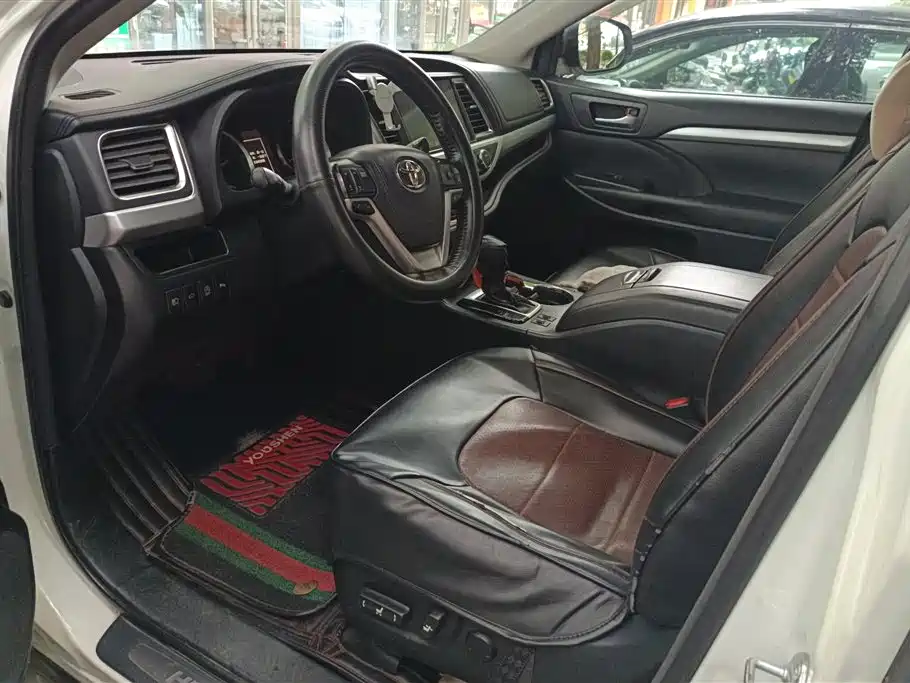 Toyota Highlander 2018 2.0T 4WD Premium 7-seater (China V) фото 9