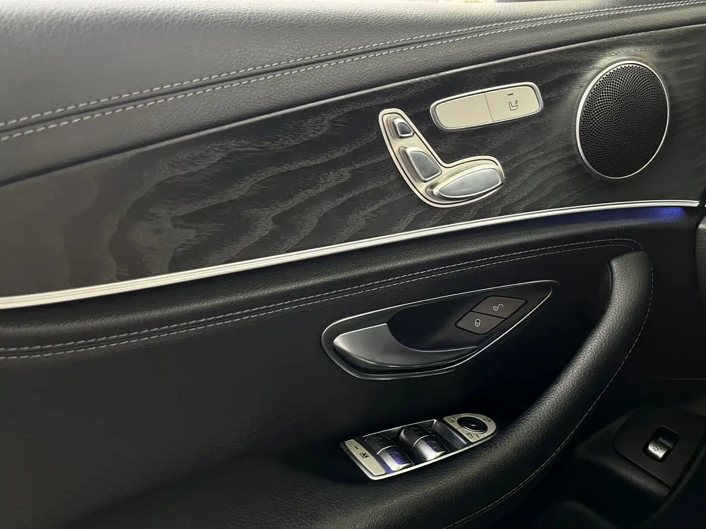 Mercedes-Benz E-Class 2016 E 200 L Sport Type фото 12
