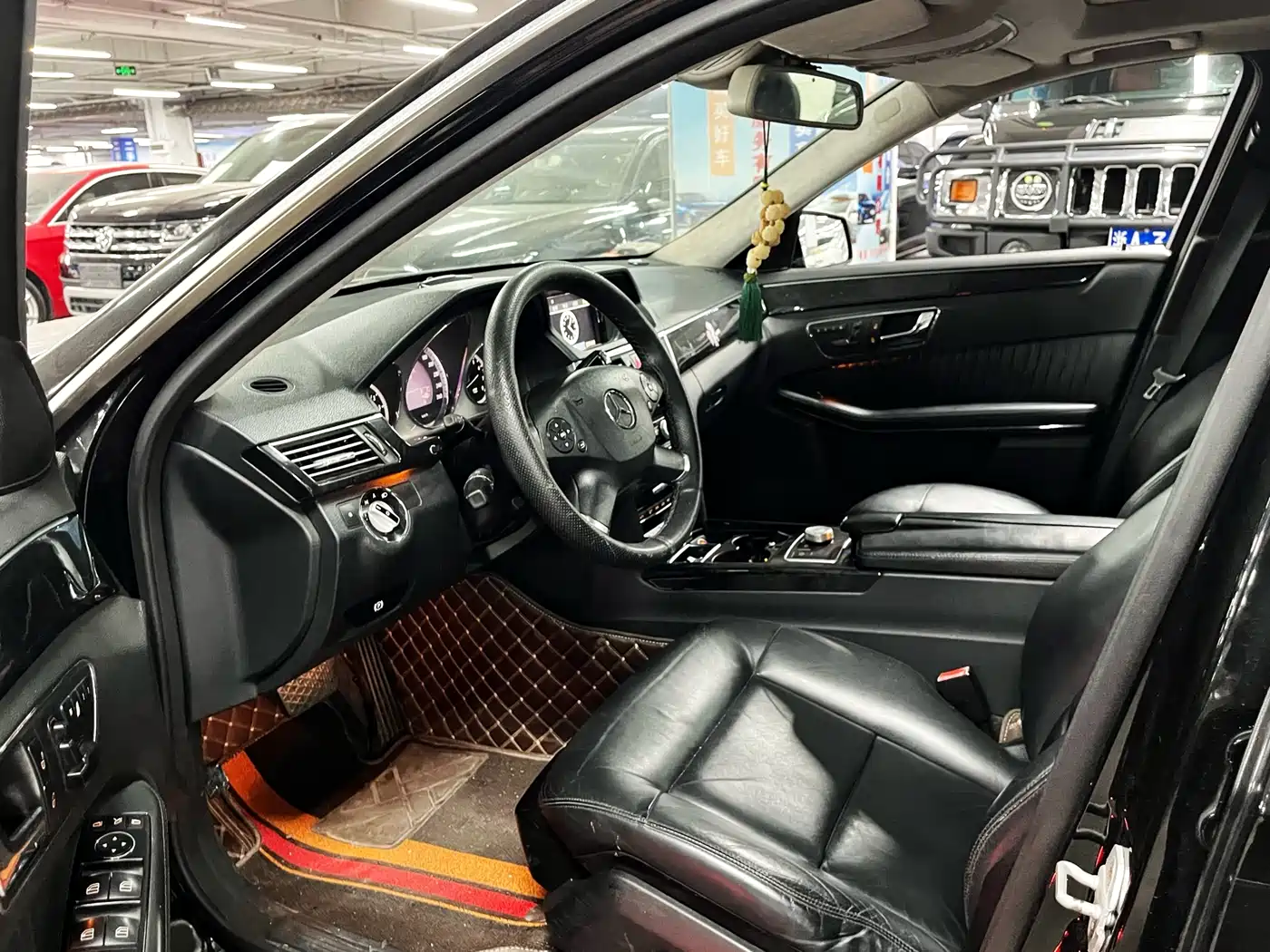 Mercedes-Benz E-Class (Import) 2010 Model E 300 Elegance Luxury Edition фото 11