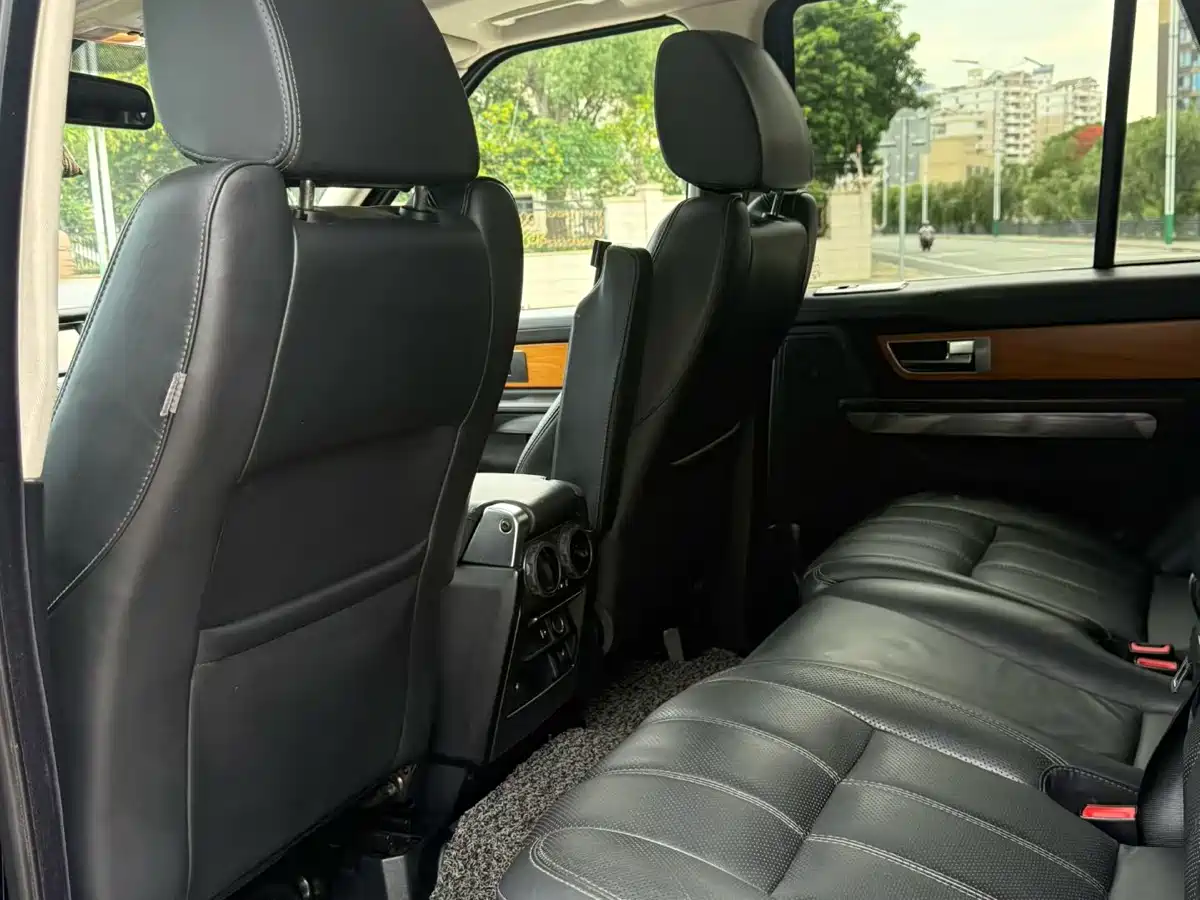 Land Rover Range Rover Sport 2011 3.0 TDV6 Diesel фото 8