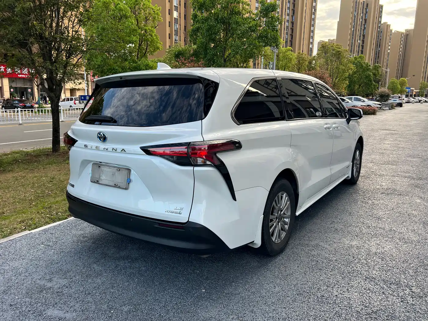 Toyota Sienna 2023 2.5L Hybrid Comfort Edition фото 7