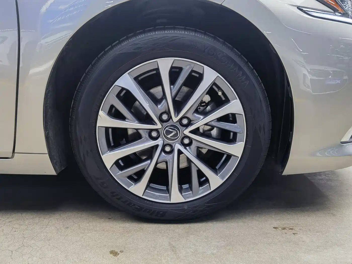 Lexus ES 2021 200 Excellence Edition фото 16