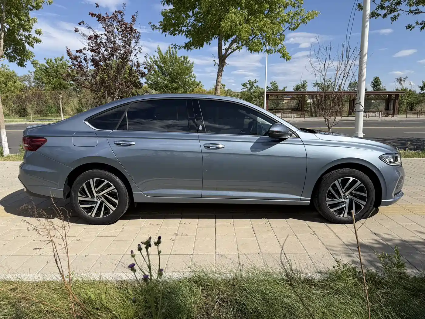 Volkswagen Lavida 2023 1.5L Auto Five Million Edition фото 11