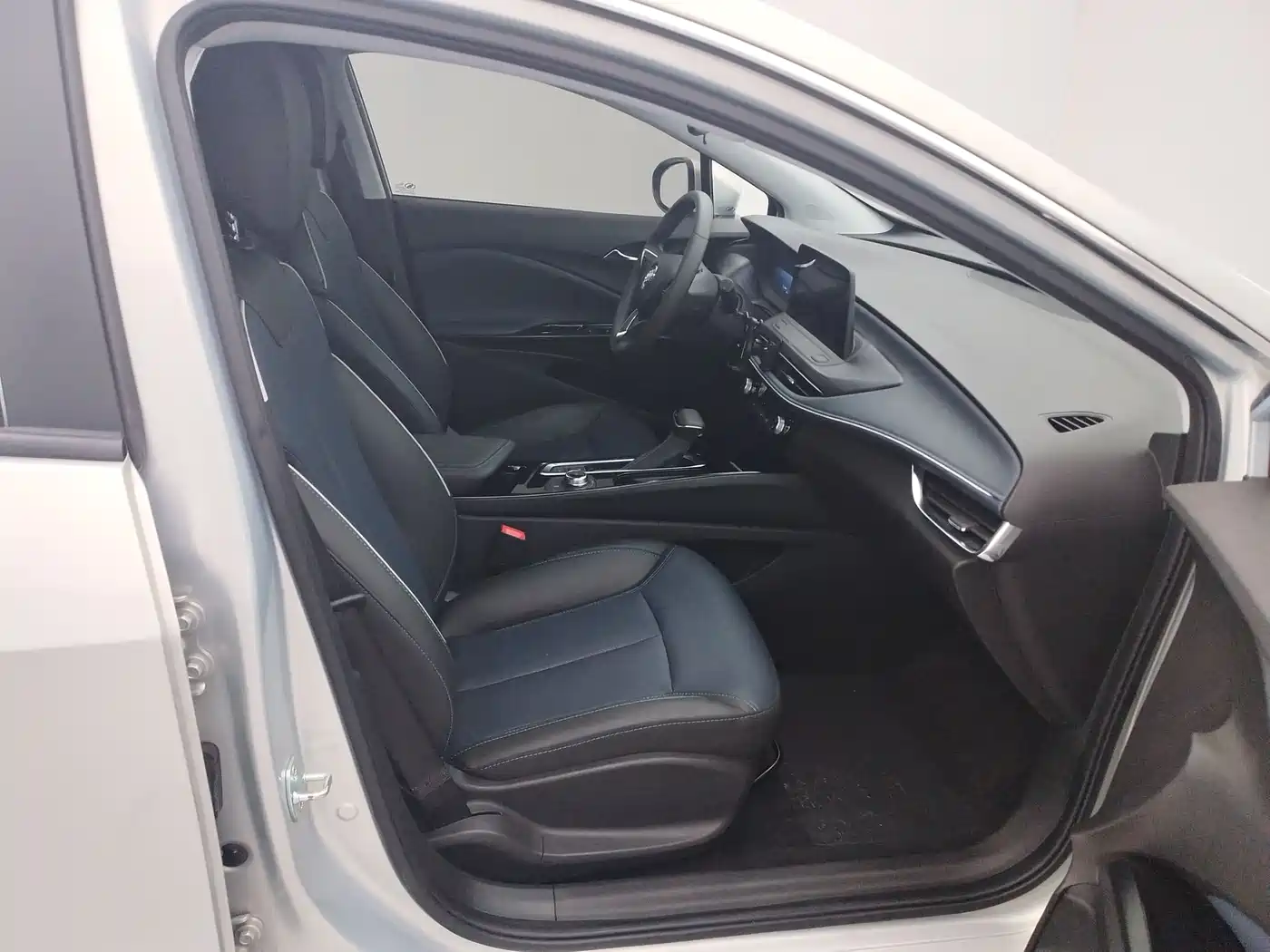 Buick Velite 6 2023 430km Premium Edition фото 16