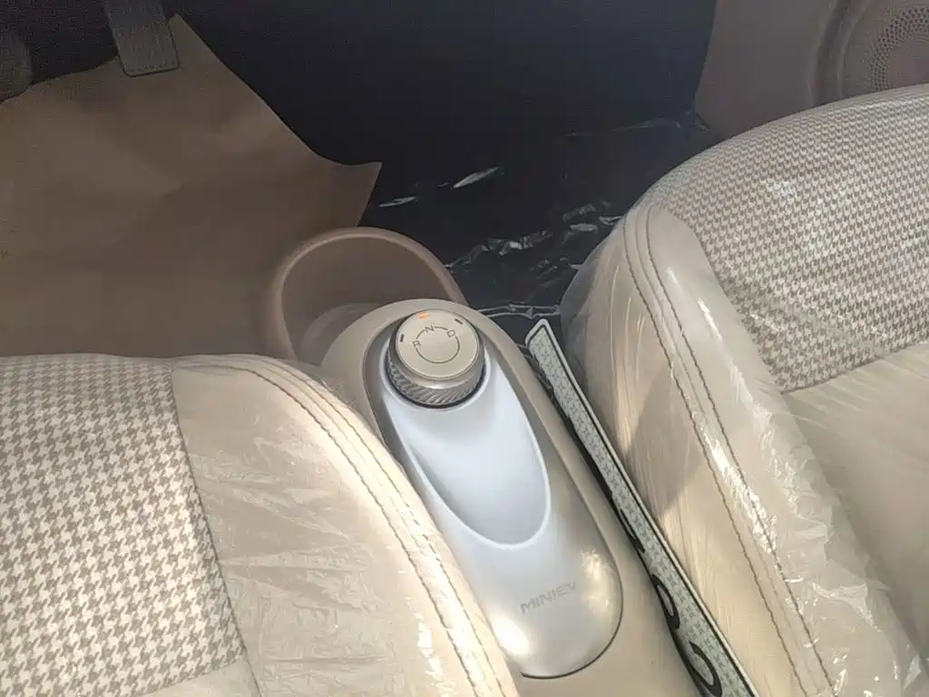 Wuling Motors Hongguang MINIEV 2026 2025 4-Door Advanced