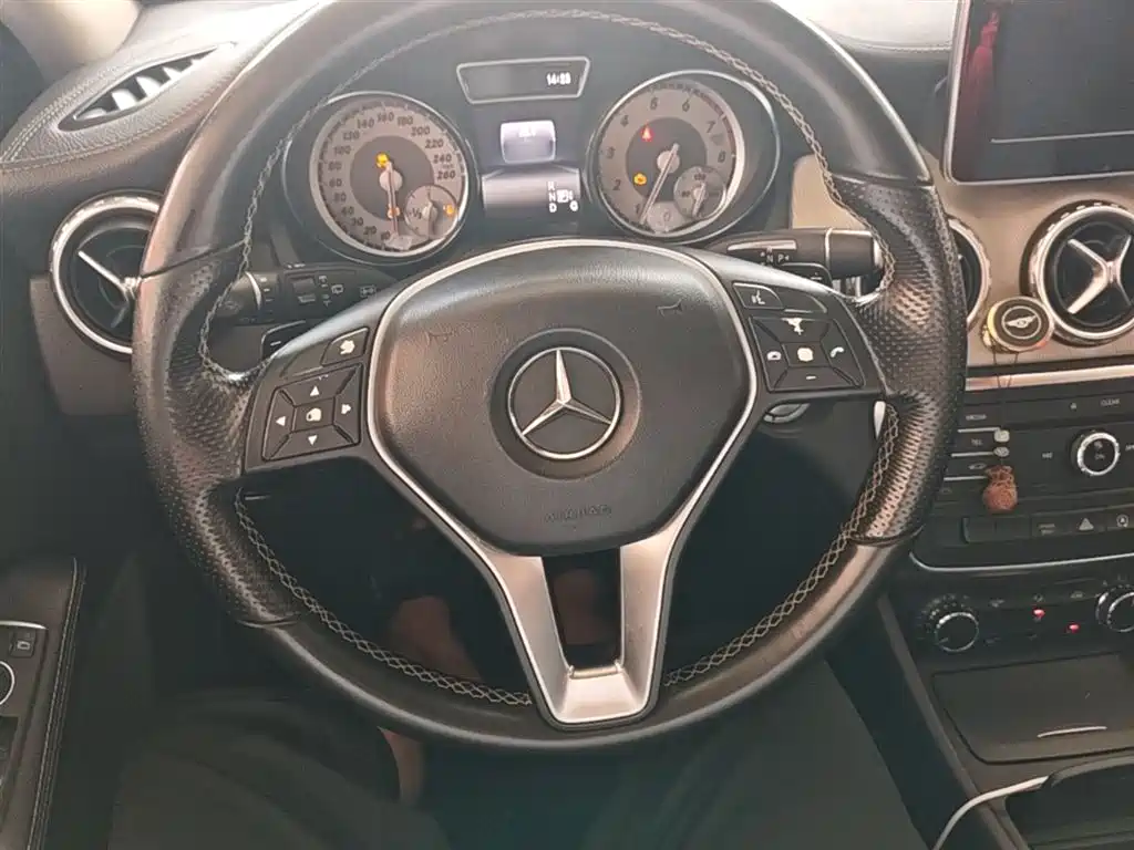 Mercedes-Benz GLA 2016 GLA 200 Fashion фото 11