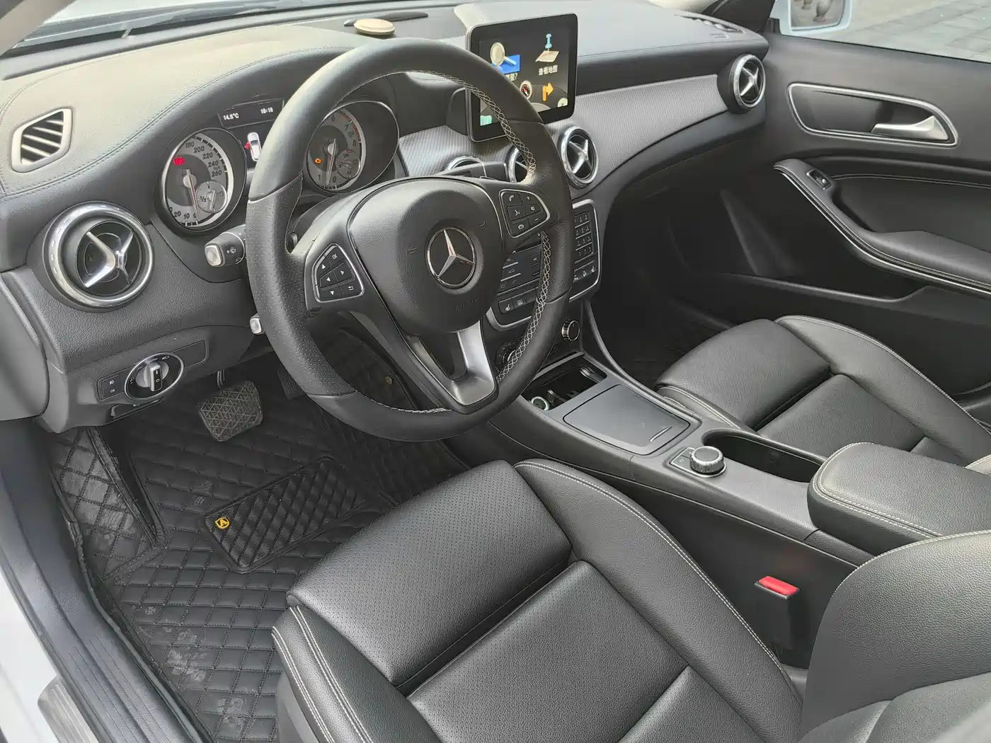 Mercedes-Benz GLA 2017 GLA 220 4MATIC Fashion фото 20