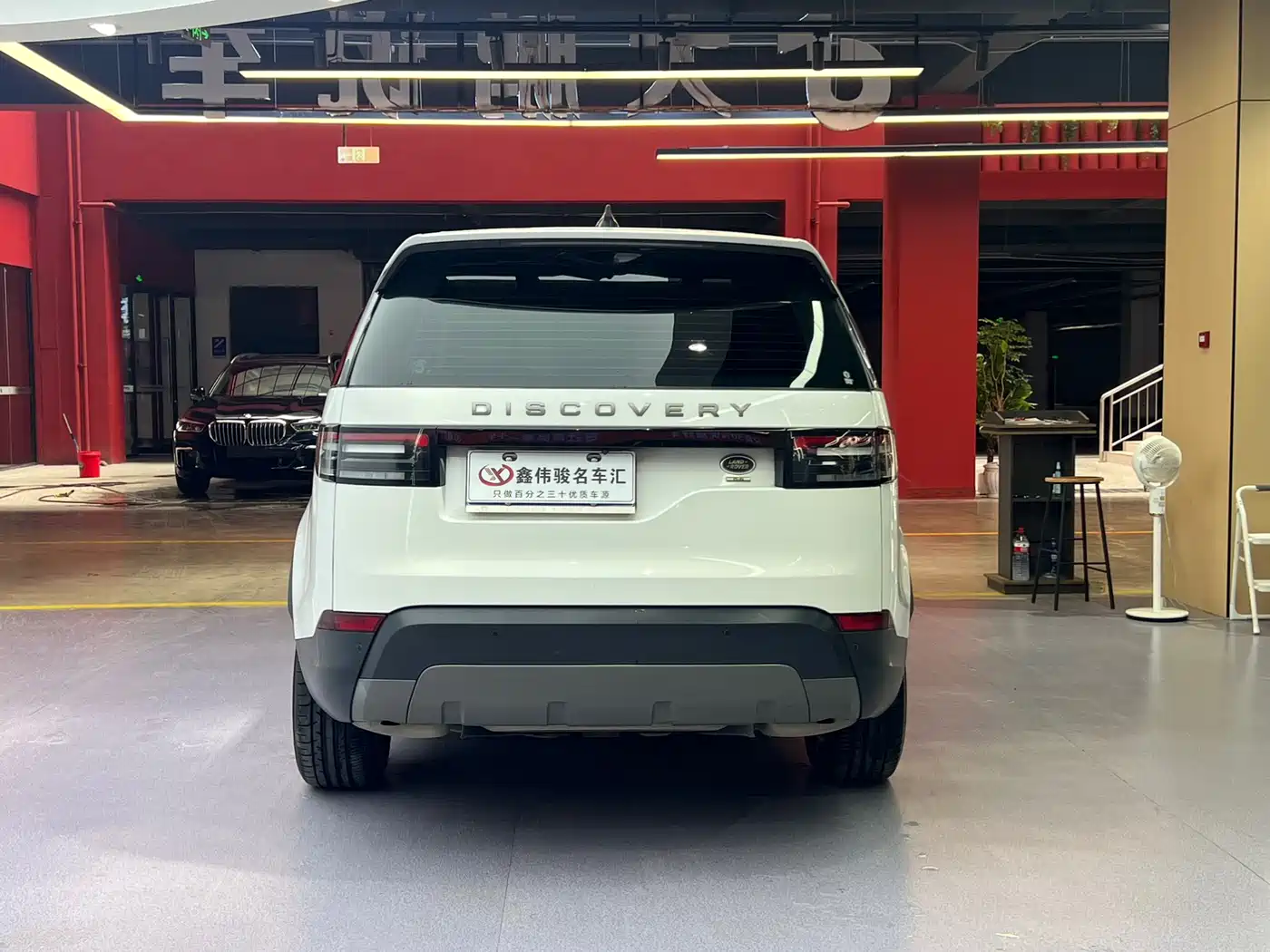 Land Rover Discovery 2017 3.0 SC V6 SE фото 16