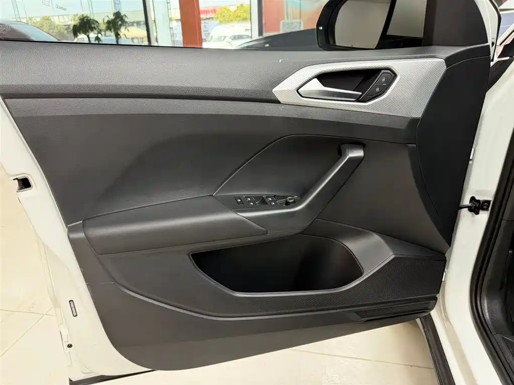 Volkswagen Tanying 2021 1.5L Automatic Smart Connect Edition фото 7