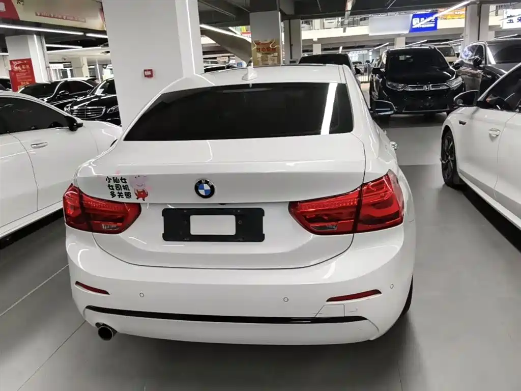 BMW 1 Series 2018 Facelift 118i Sport фото 6