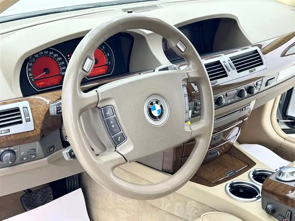 BMW 7 Series 2005 Model 730Li фото 7