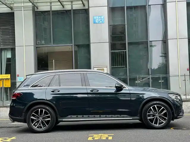 Mercedes-Benz GLC 2022 Facelift GLC 260 L 4MATIC Luxury Model — фото 4