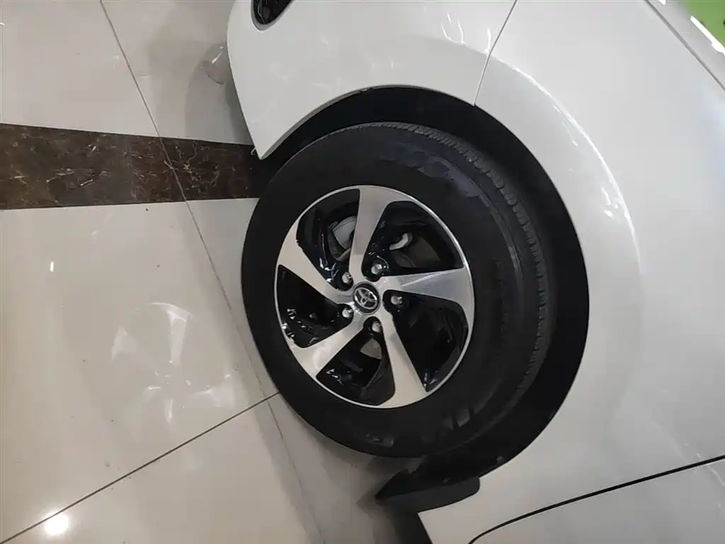 Toyota Levin 2017 Facelift 185T CVT Elite (China V) фото 23