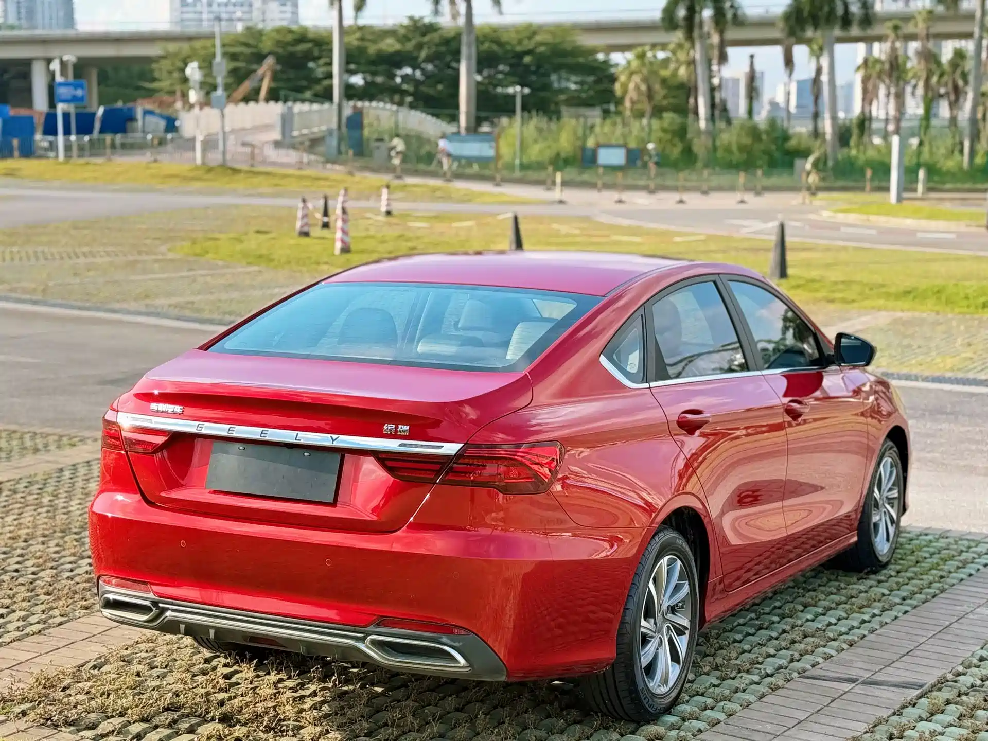 Фото 4 - Geely Binrui