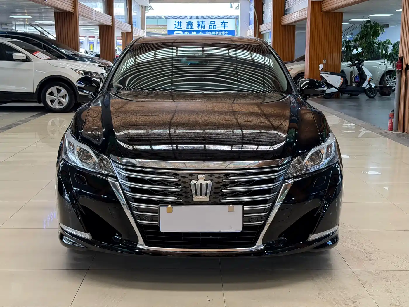 Toyota Crown 2015 2.0T Fashion фото 2