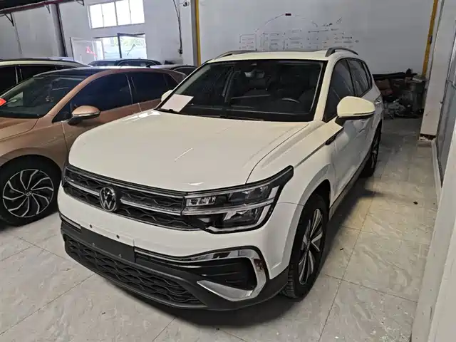 Volkswagen Tharu 300TSI, моноприводный